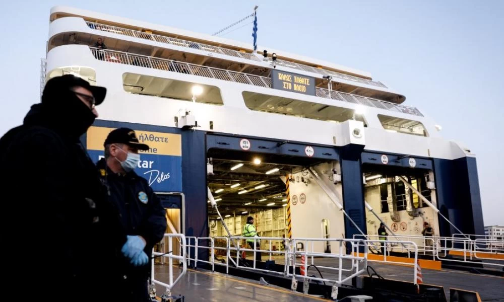 Εντατικοί έλεγχοι στα πλοία για την τήρηση των μέτρων λόγω κορονοϊού